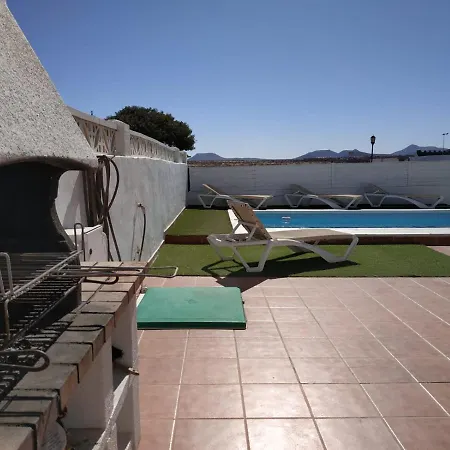 Aloha Surf House بيت ضيافة *