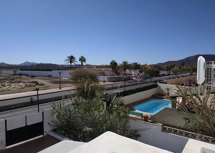 Aloha Surf House بيت ضيافة *